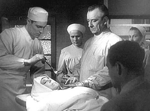 Szenenfoto aus dem Film 'Frauenarzt Dr. Prätorius'