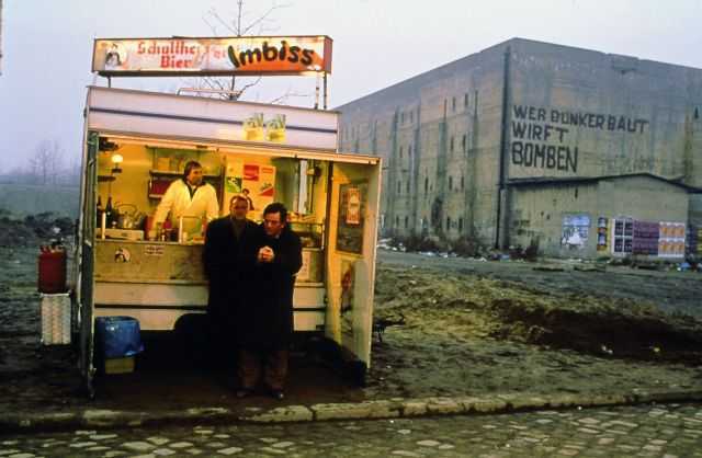 Szenenfoto aus dem Film 'Himmel über Berlin' © Argos Films, Road Movies, Berlin, Westdeutscher Rundfunk (WDR), Köln, 