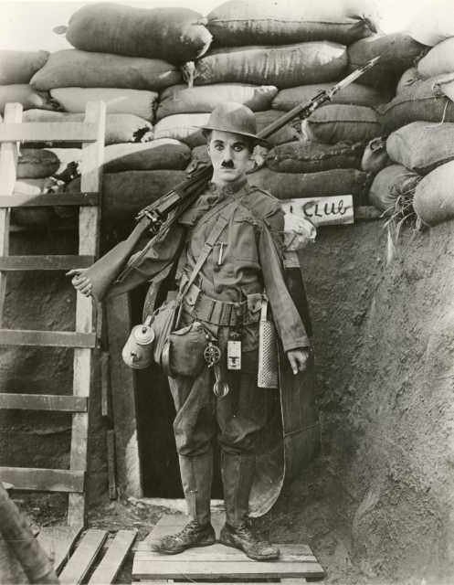 Szenenfoto aus dem Film 'Charlot soldato' © First National Pictures Inc., 