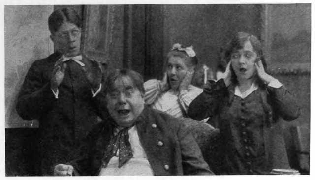 Szenenfoto aus dem Film 'With Slight Variations' © Edison, Inc., General Film Company, Inc., 