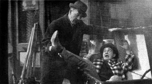 Szenenfoto aus dem Film 'The terrible trunk' © Edison, Inc., General Film Company, Inc., 