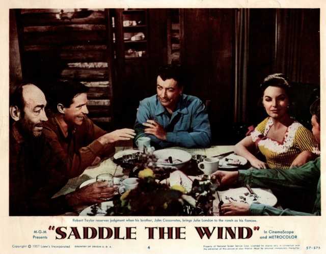 Szenenfoto aus dem Film 'Saddle the wind'